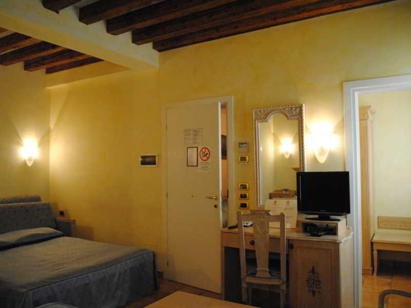 Daplace - Antica Casa Coppo Venice Luaran gambar