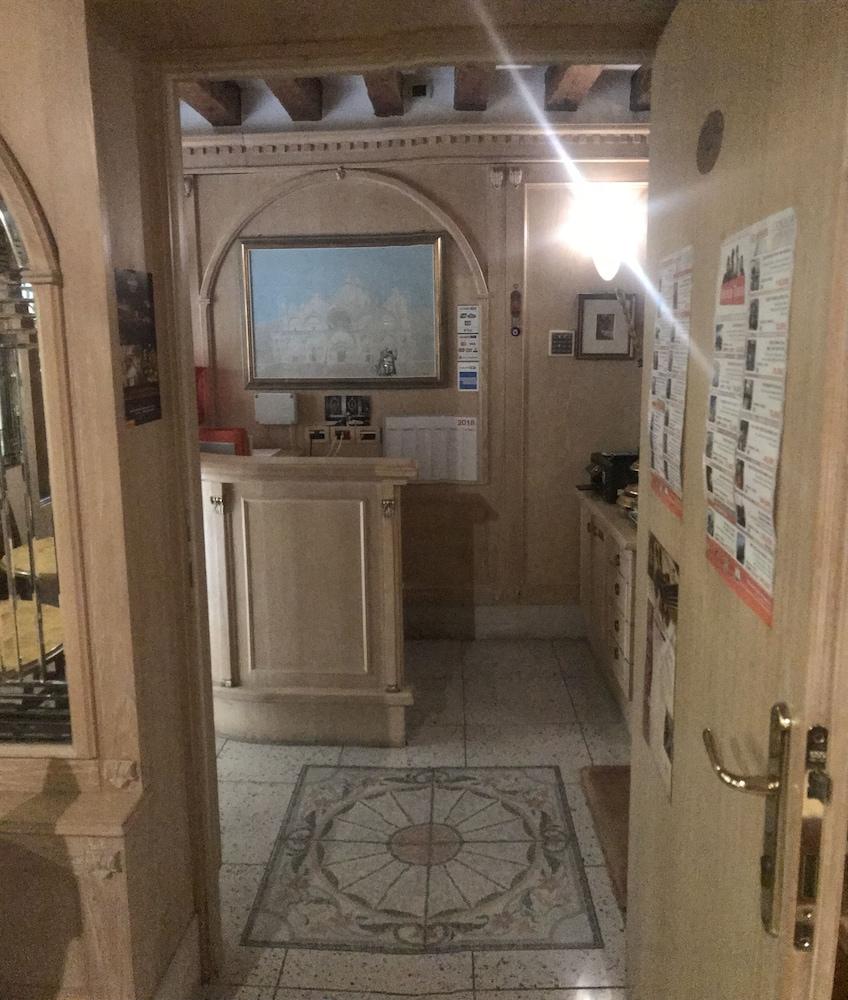 Daplace - Antica Casa Coppo Venice Luaran gambar