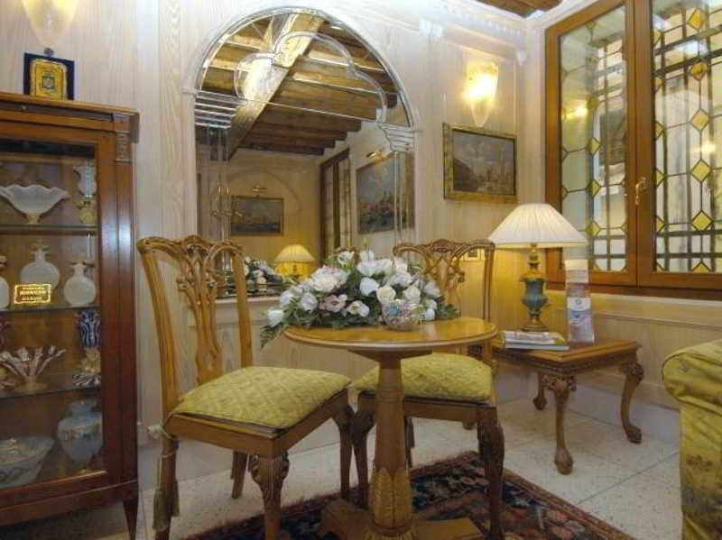 Daplace - Antica Casa Coppo Venice Luaran gambar