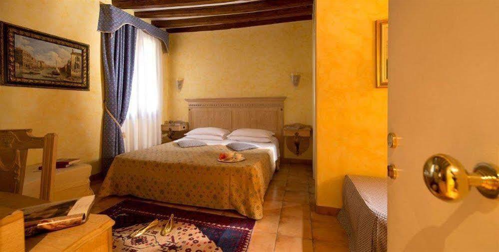 Daplace - Antica Casa Coppo Venice Luaran gambar